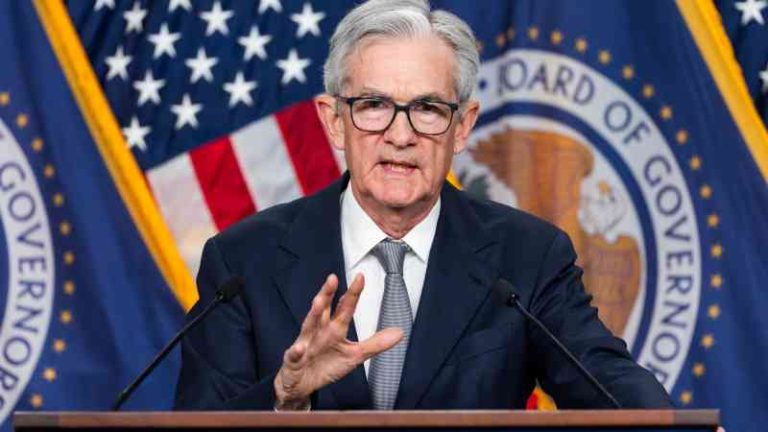 El jefe de la Fed todavía ve espacio para tres recortes de tasas este año.